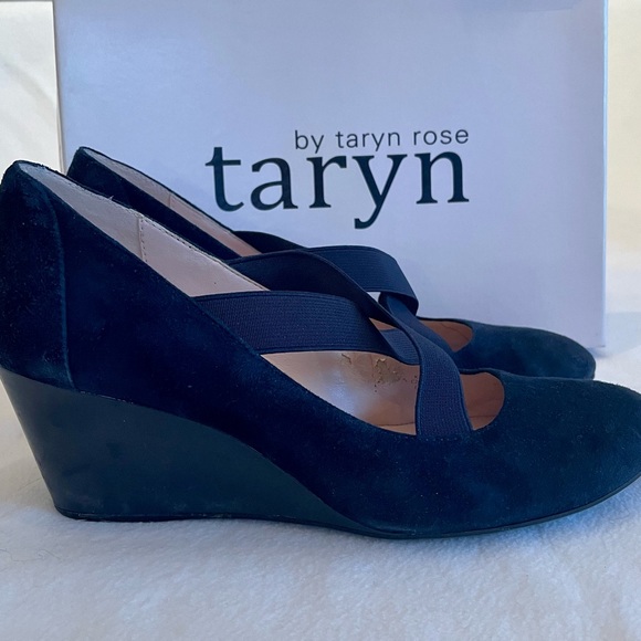 Taryn Rose navy suede wedge - Picture 2 of 3
